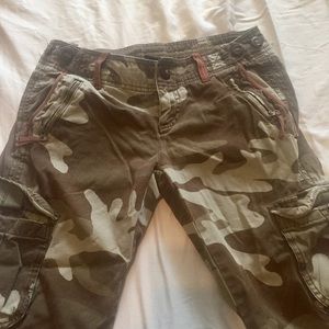 GAP Surplus Capri Camo, Size 2